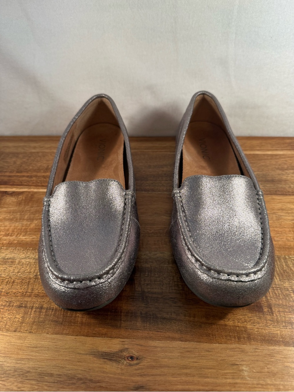 Vionic Debbie Metallic Silver Leather Loafers Size 8.5